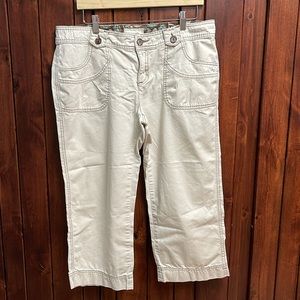 Maurice’s khaki capris